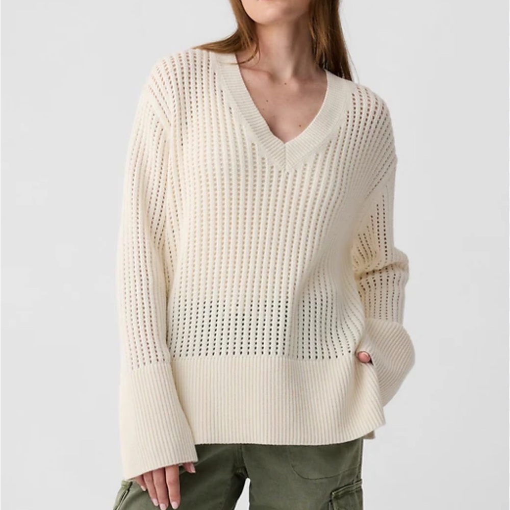 Gap Women's Relaxed Crochet V-Neck Sweater Fisherman‎ Coastal
